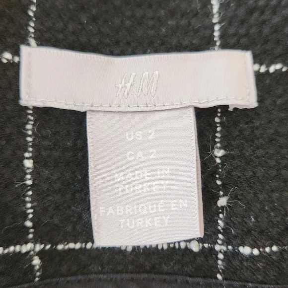 || H&M|| black skirt - Picture 5 of 6